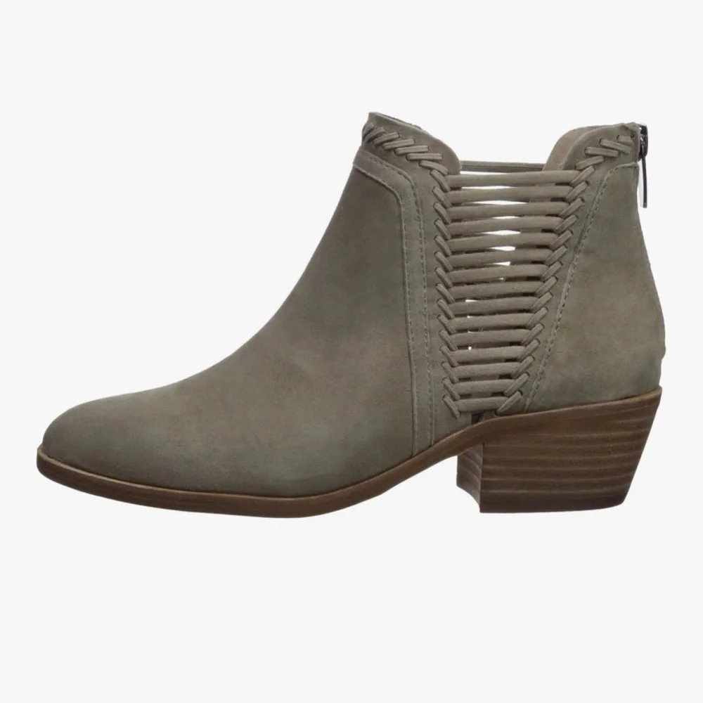 Vince Camuto Pippsy Suede Ankle Booties Cabincore Western low heel taupe - Picture 3 of 13